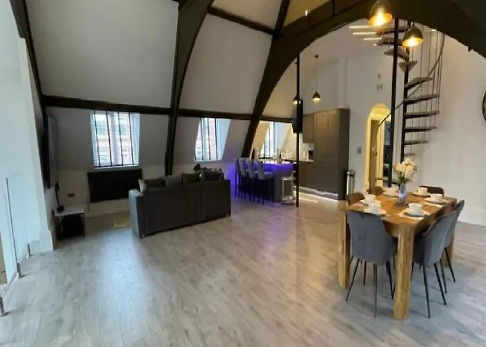 Central Luxurious Stylish Church Conversion