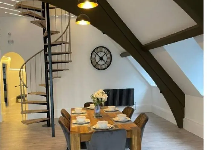Central Luxurious Stylish Church Conversion