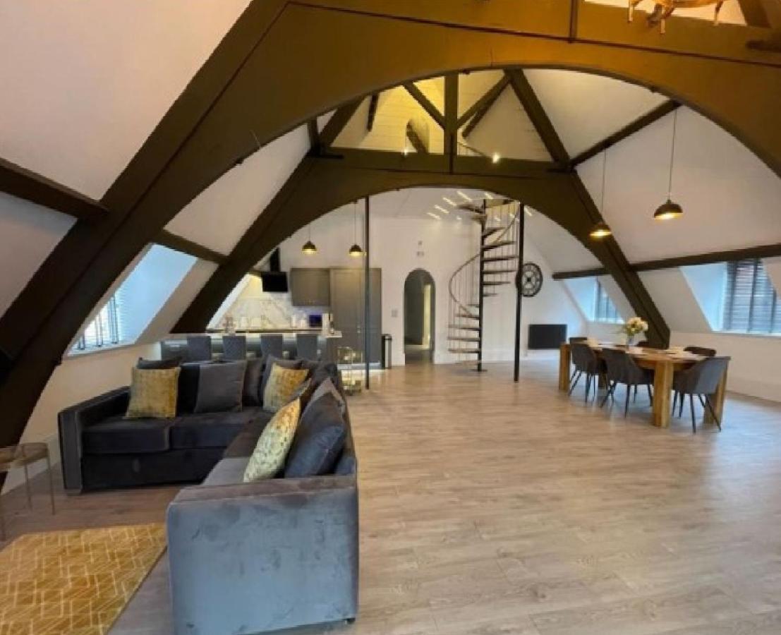 Appartamento Luxurious Stylish Church Conversion Blackpool