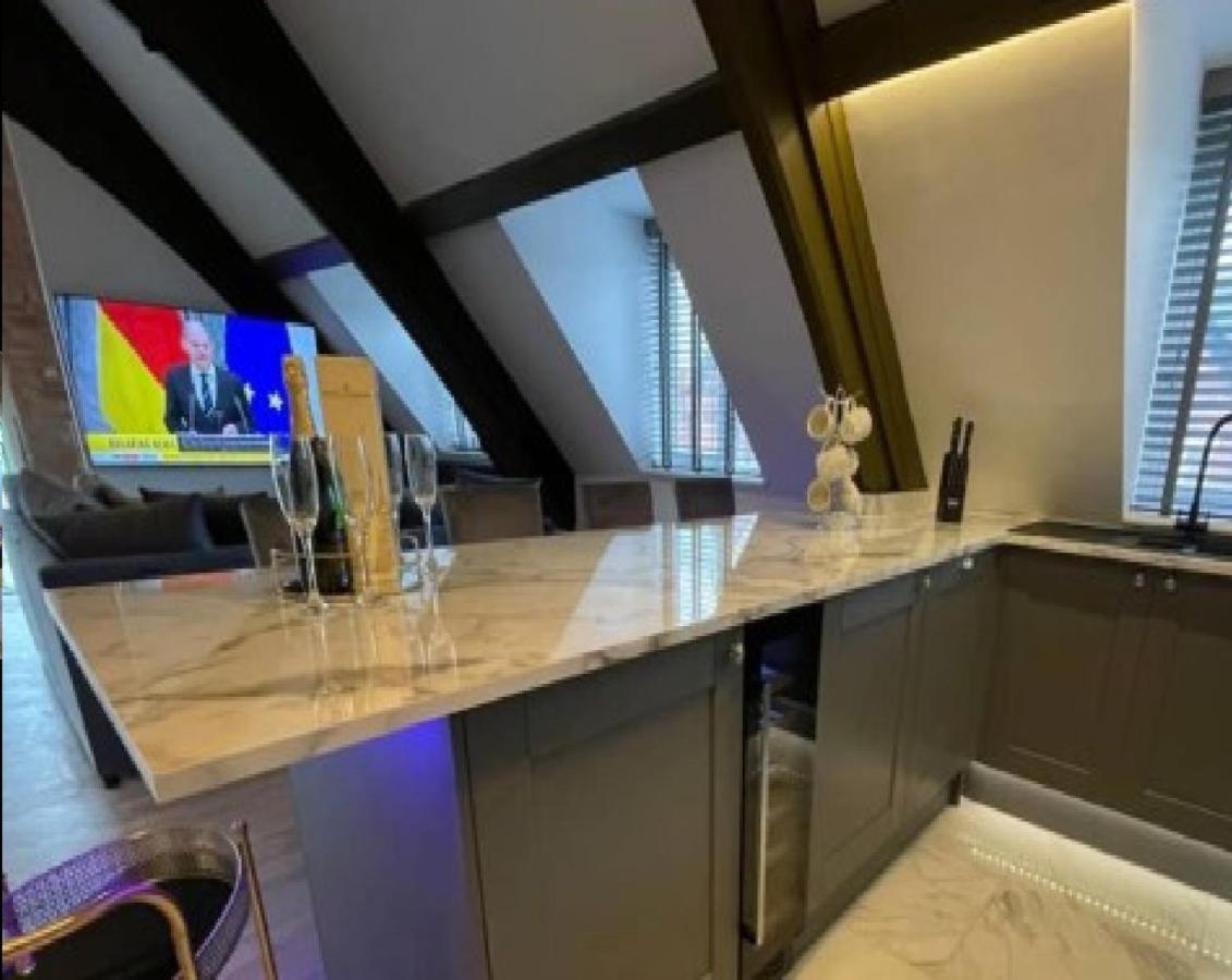 Luxurious Stylish Church Conversion Appartamento