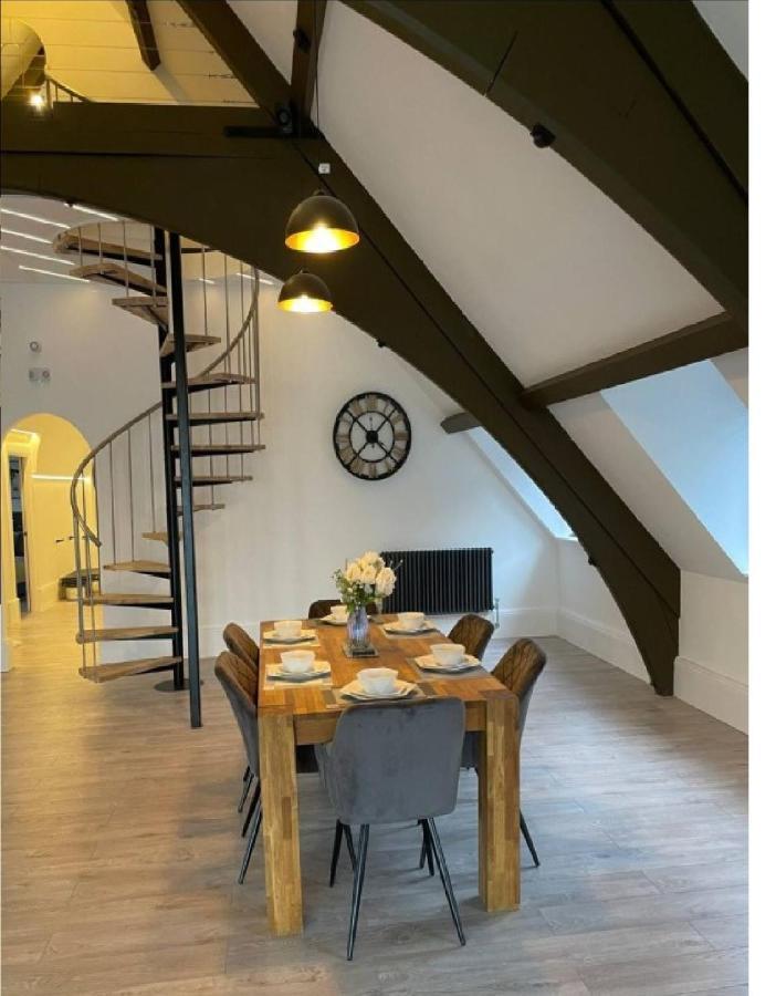 Luxurious Stylish Church Conversion Appartamento *
